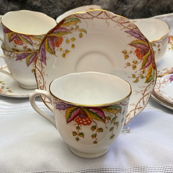 6 Royal Albert cups and saucers 1930 “Virginia”. RARE - Picture 13 of 16